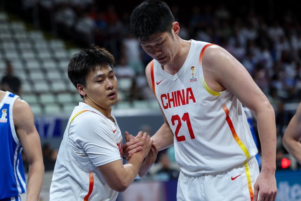 球速体育官方入口-拒重演马尼拉悲剧！中国男篮连续两场大逆转 出线前景大好